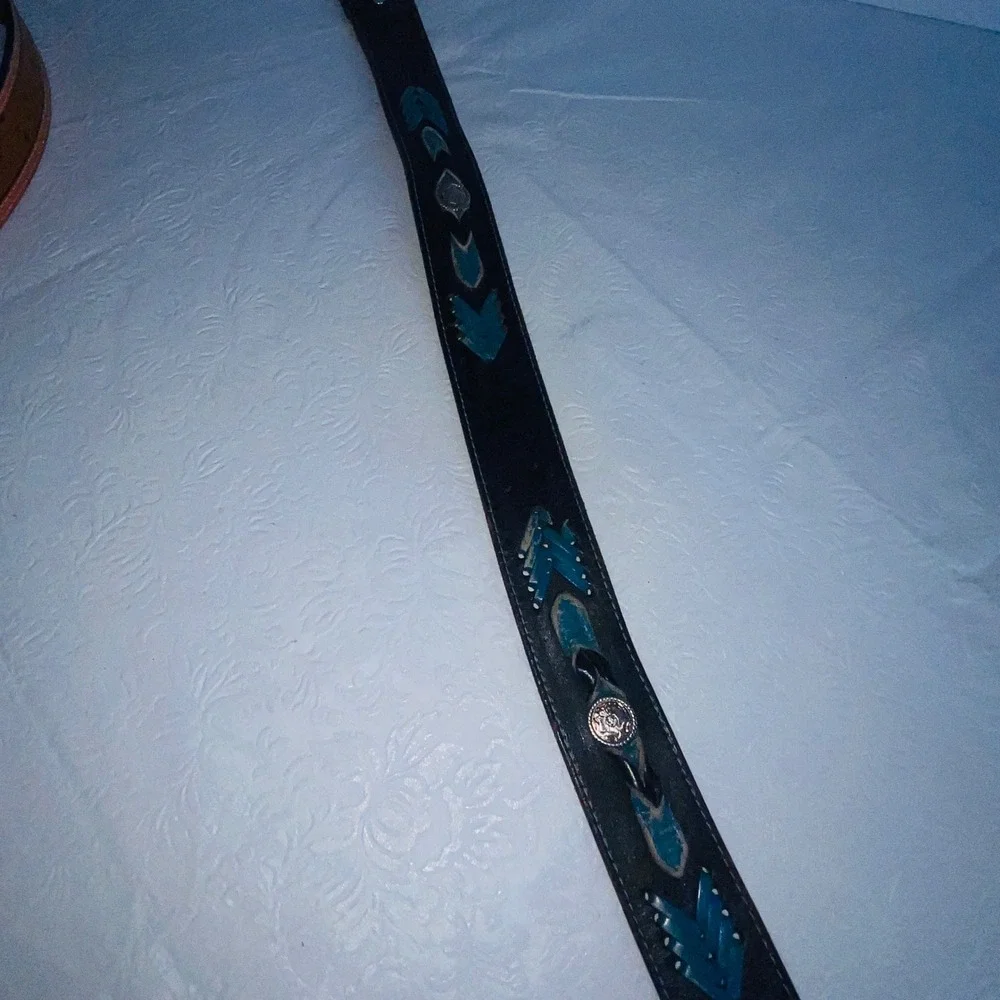 VTG Southwestern Turquoise Laced Leather Belt w/Silver Conchos Siz 32-36